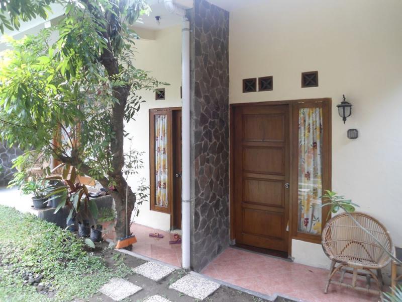 Beto Guesthouse Kalasan Exterior photo